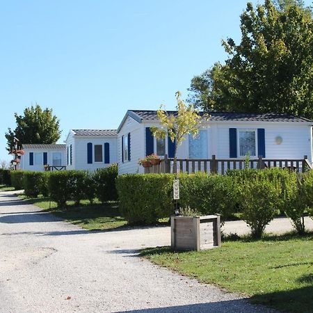 Camping Du Pontis Verteillac Екстер'єр фото