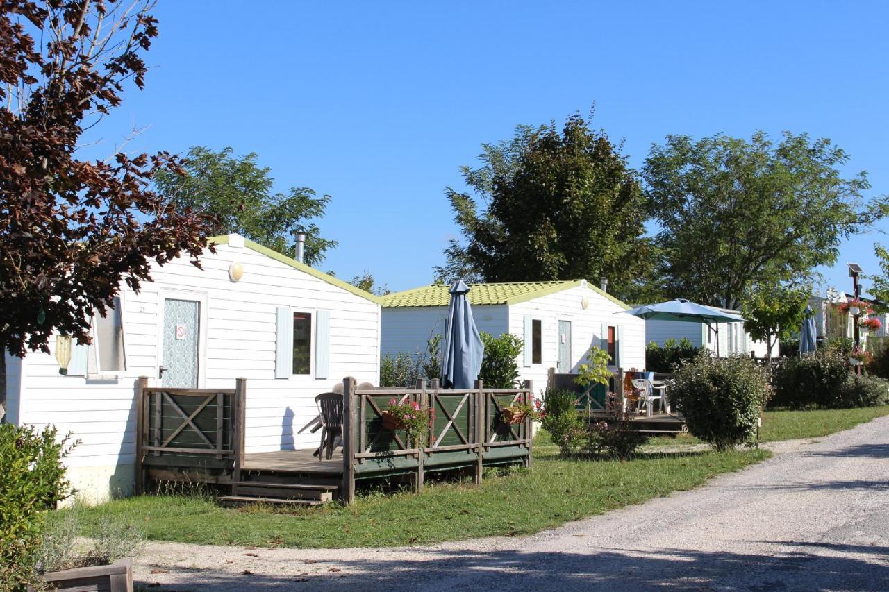 Camping Du Pontis Verteillac Екстер'єр фото